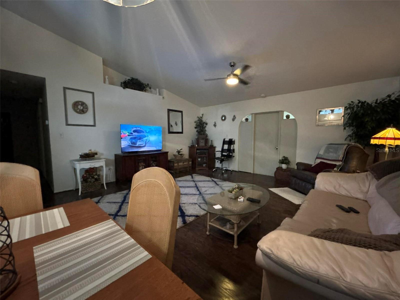 Image 4 of 28 For 3155 Smoke Signal Circle