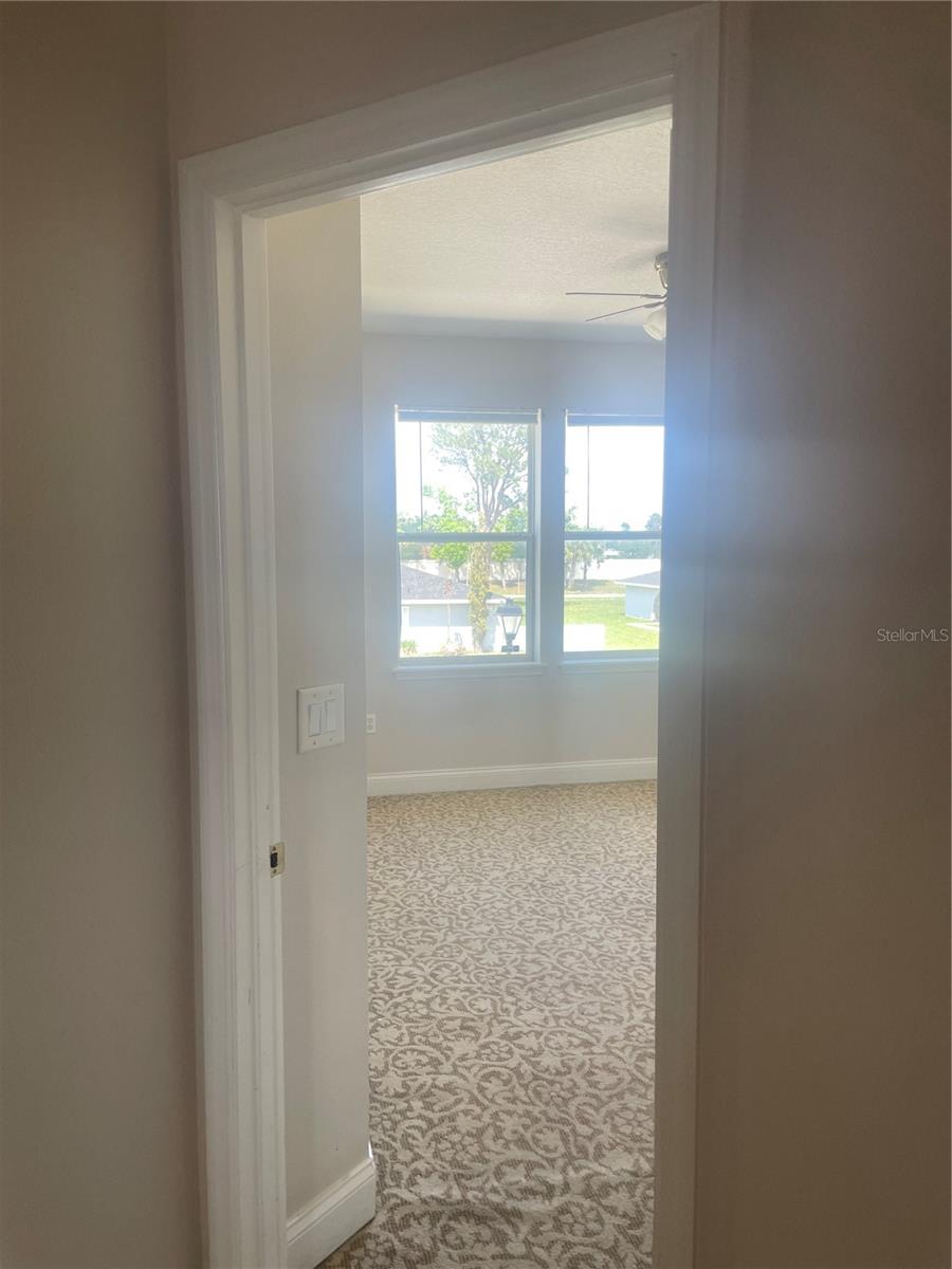 Image 11 of 25 For 322 Dundee Drive