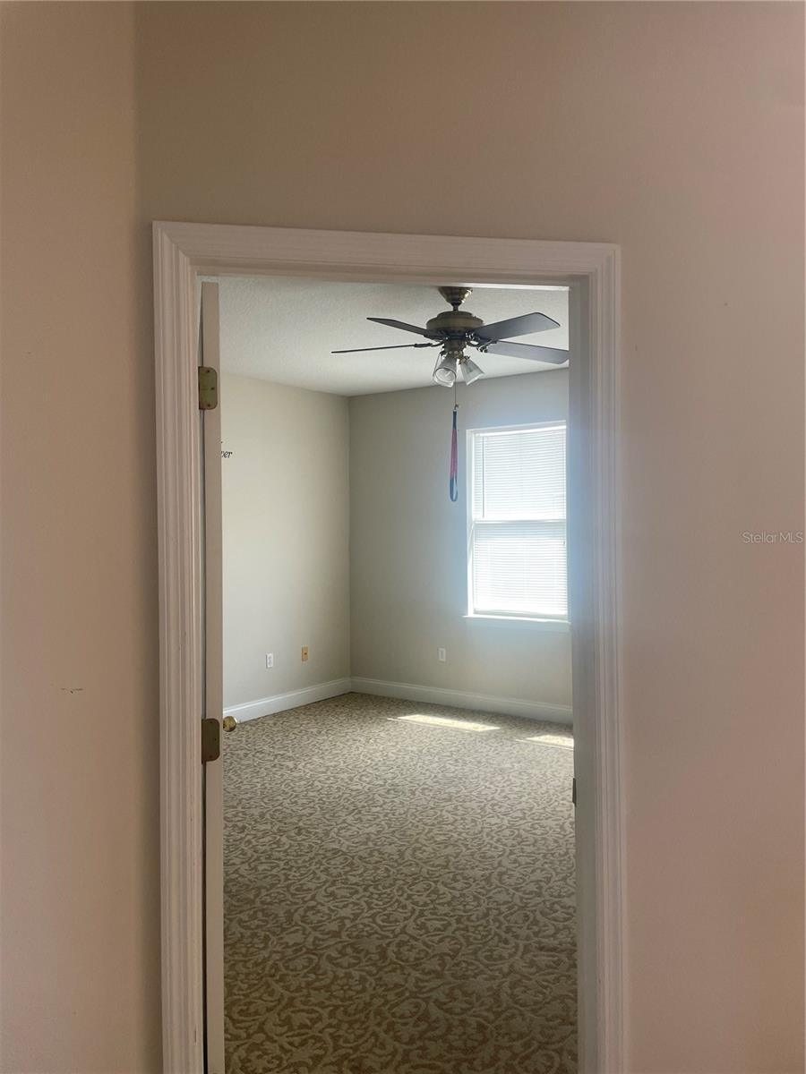 Image 16 of 25 For 322 Dundee Drive