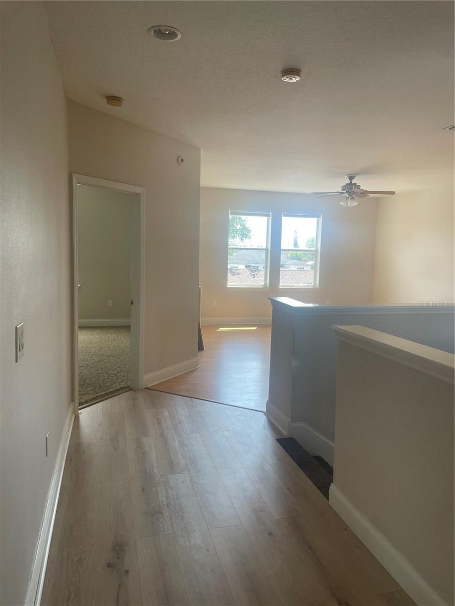 Image 9 of 25 For 322 Dundee Drive