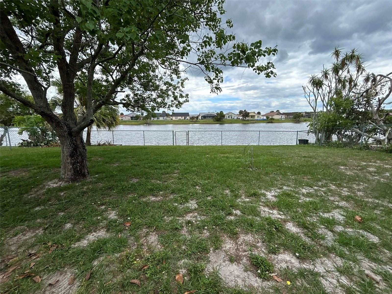 Image 11 of 15 For 3165 Smoke Signal Circle