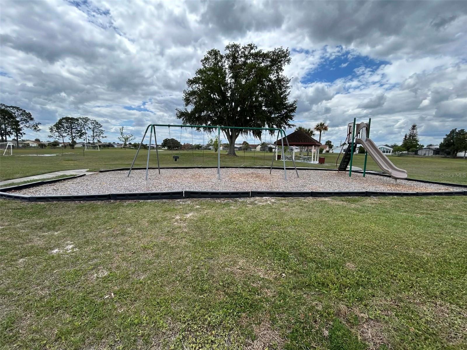 Image 12 of 15 For 3165 Smoke Signal Circle