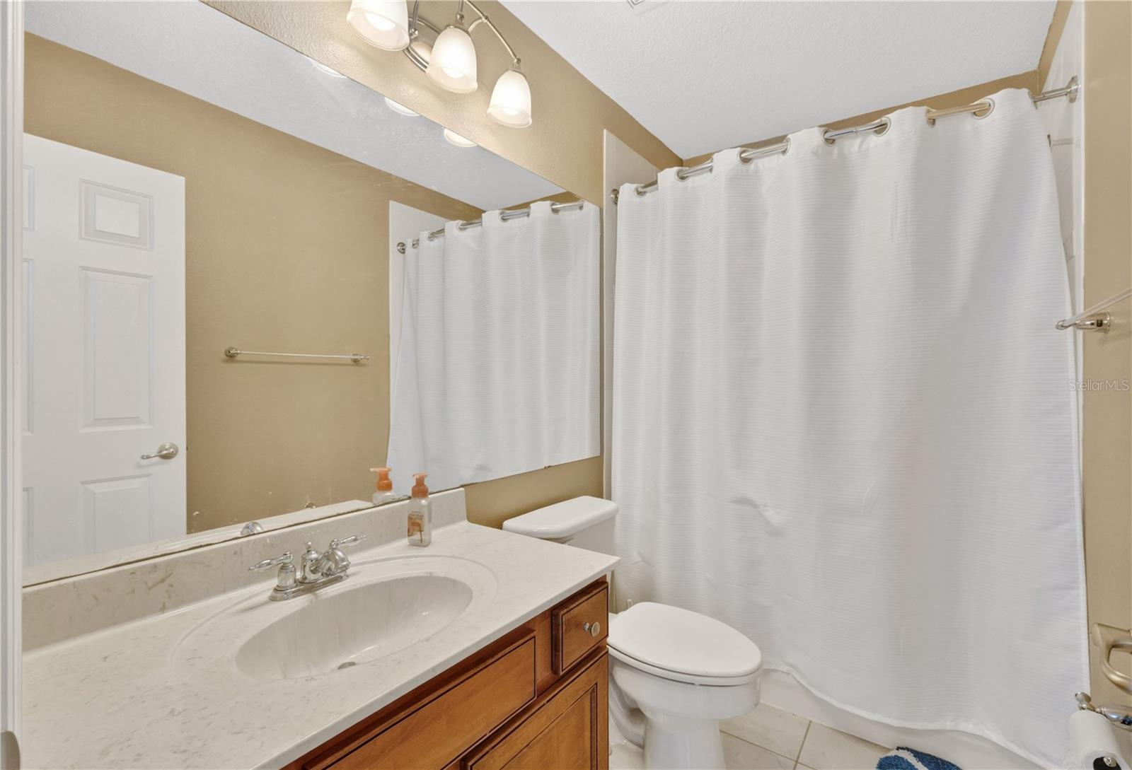 Image 21 of 37 For 4011 Chippewa Court