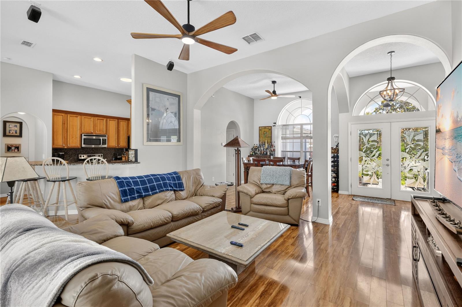 Image 4 of 37 For 4011 Chippewa Court