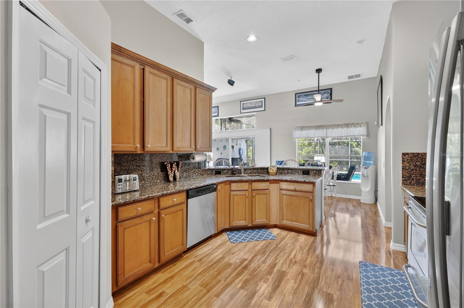 Image 7 of 37 For 4011 Chippewa Court