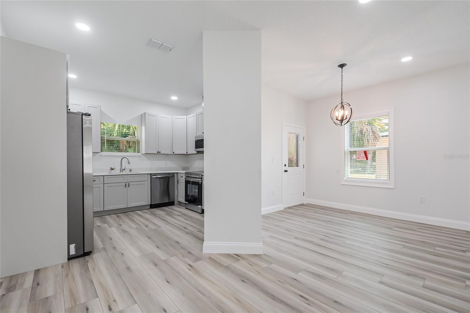 Image 21 of 34 For 441 Jefferson Street