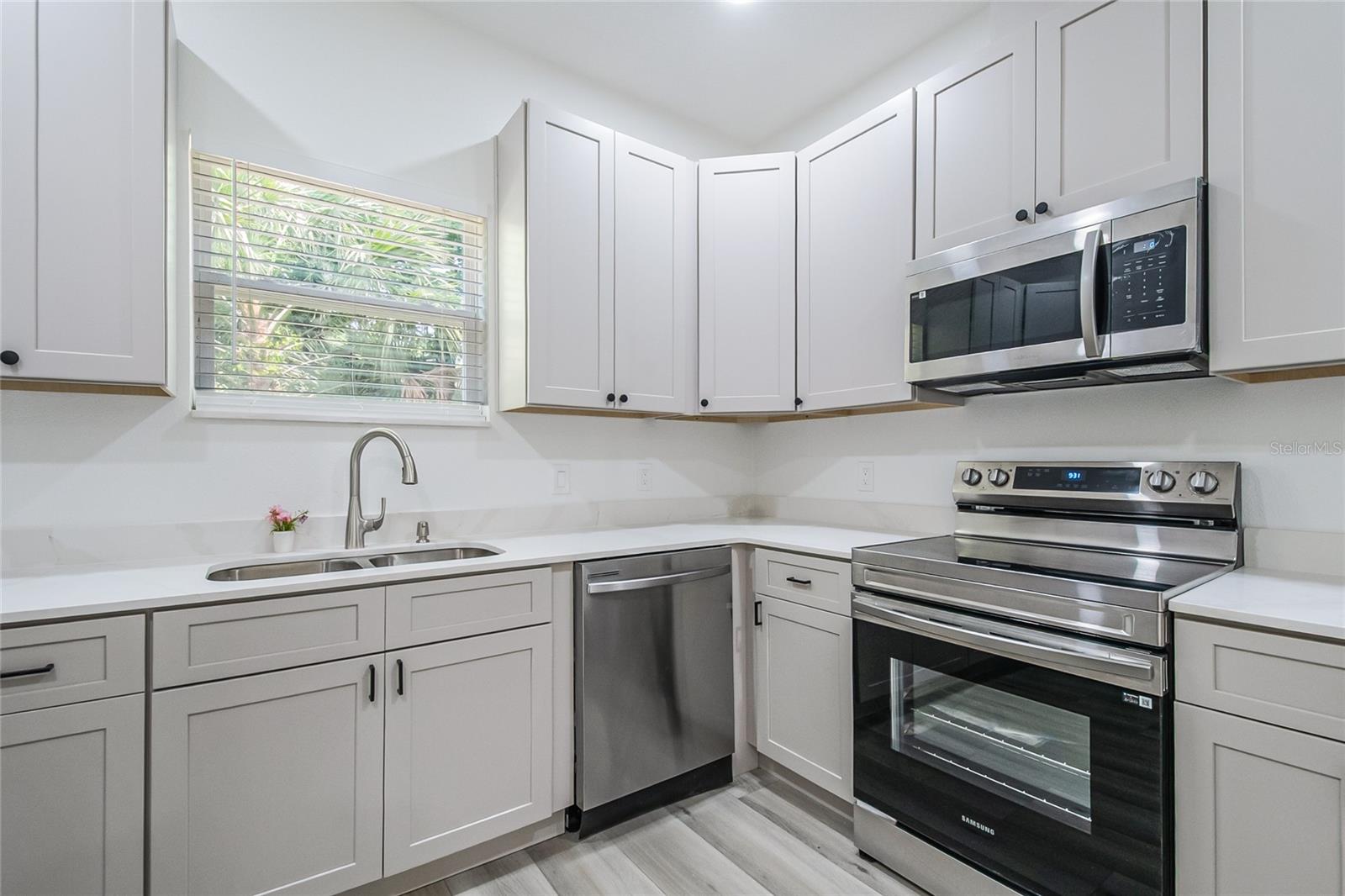 Image 5 of 34 For 441 Jefferson Street