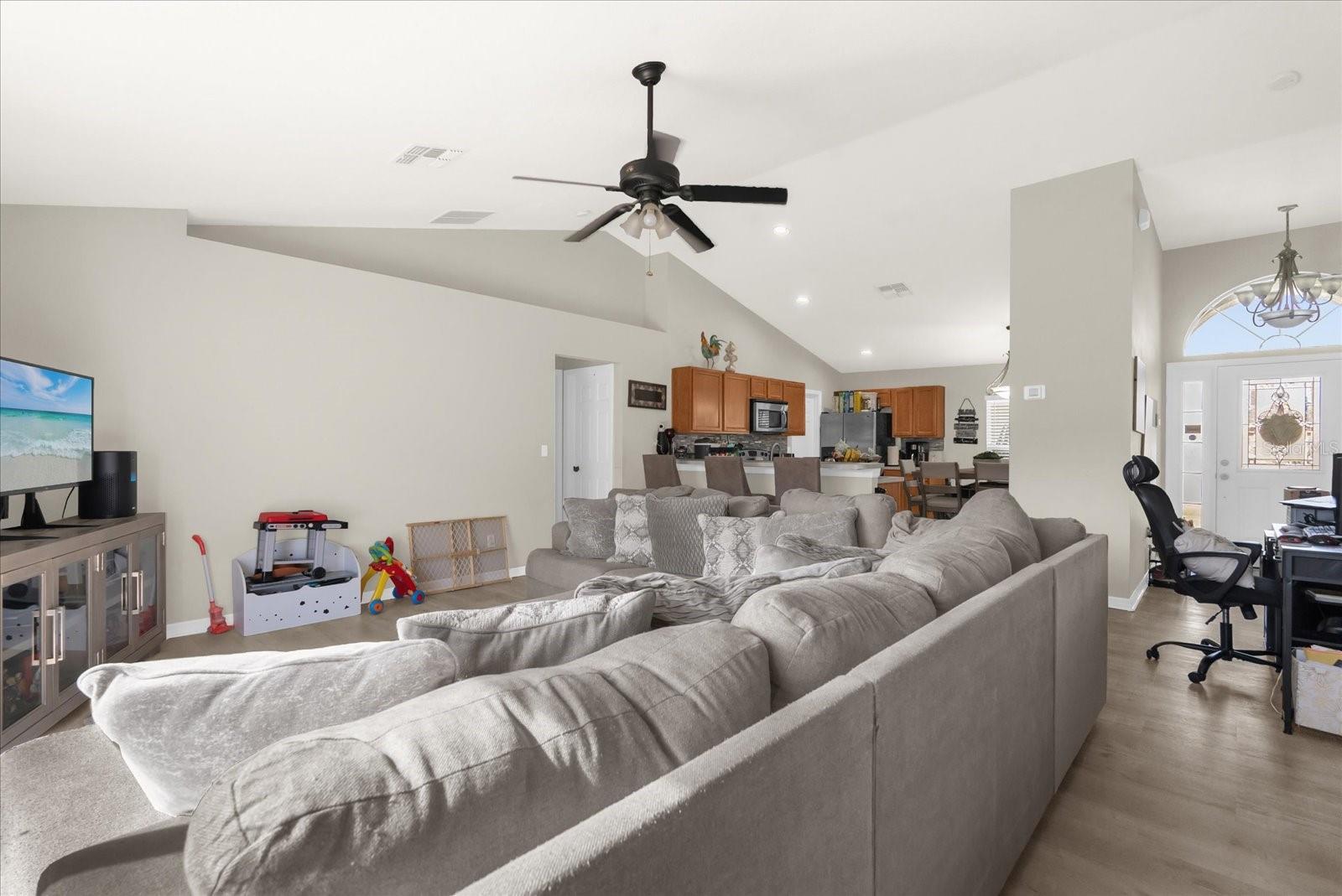Image 4 of 30 For 4630 Sandhurst Street