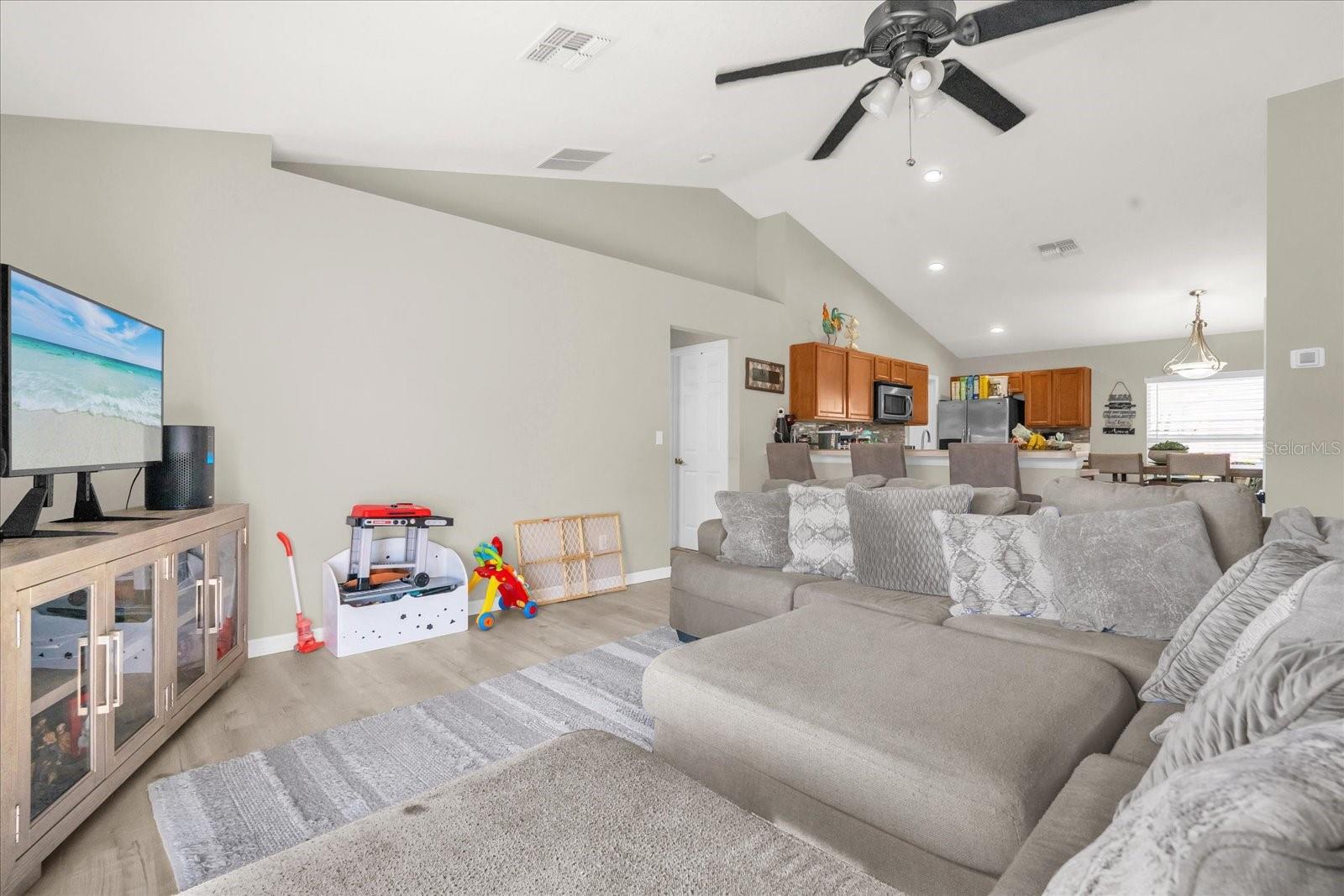 Image 6 of 30 For 4630 Sandhurst Street