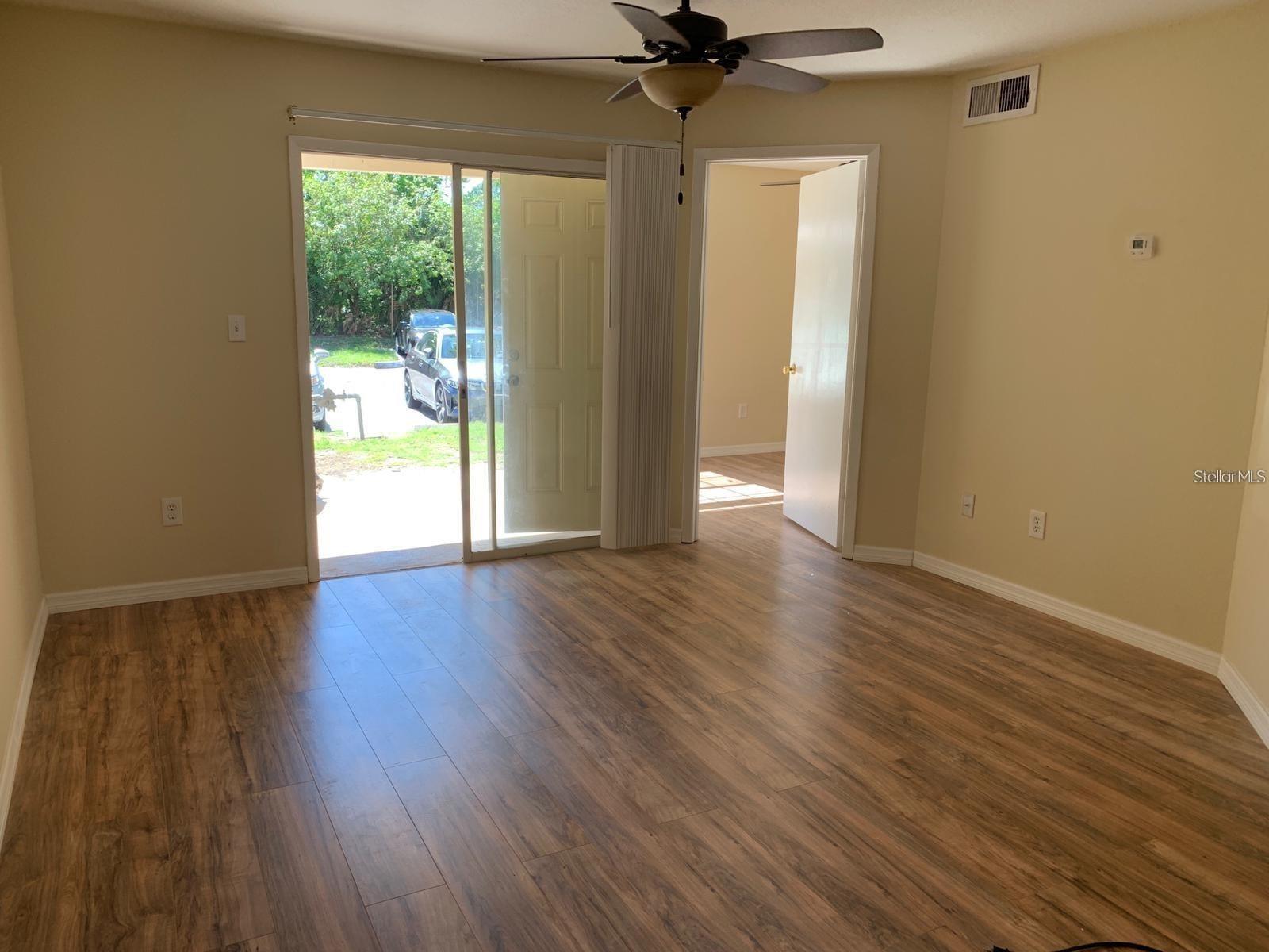 Image 3 of 14 For 1940 Lake Atriums Circle 92