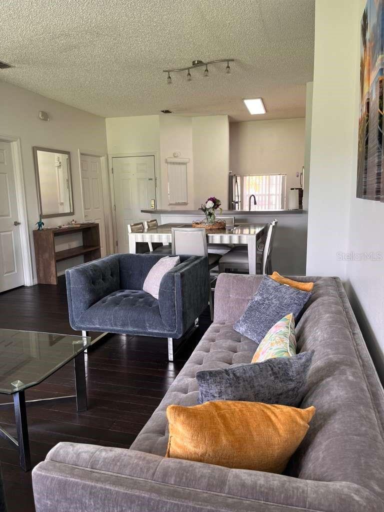 Image 3 of 20 For 932 Park Terrace Circle