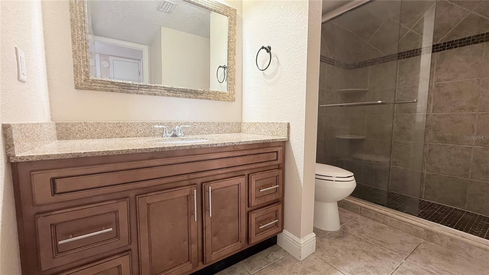 Image 10 of 27 For 524 Orange Drive 11