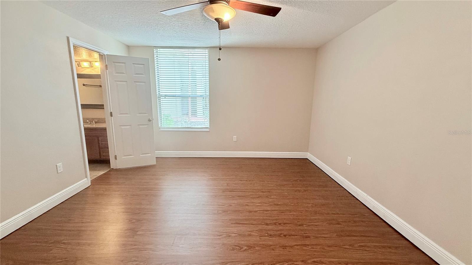 Image 12 of 27 For 524 Orange Drive 11