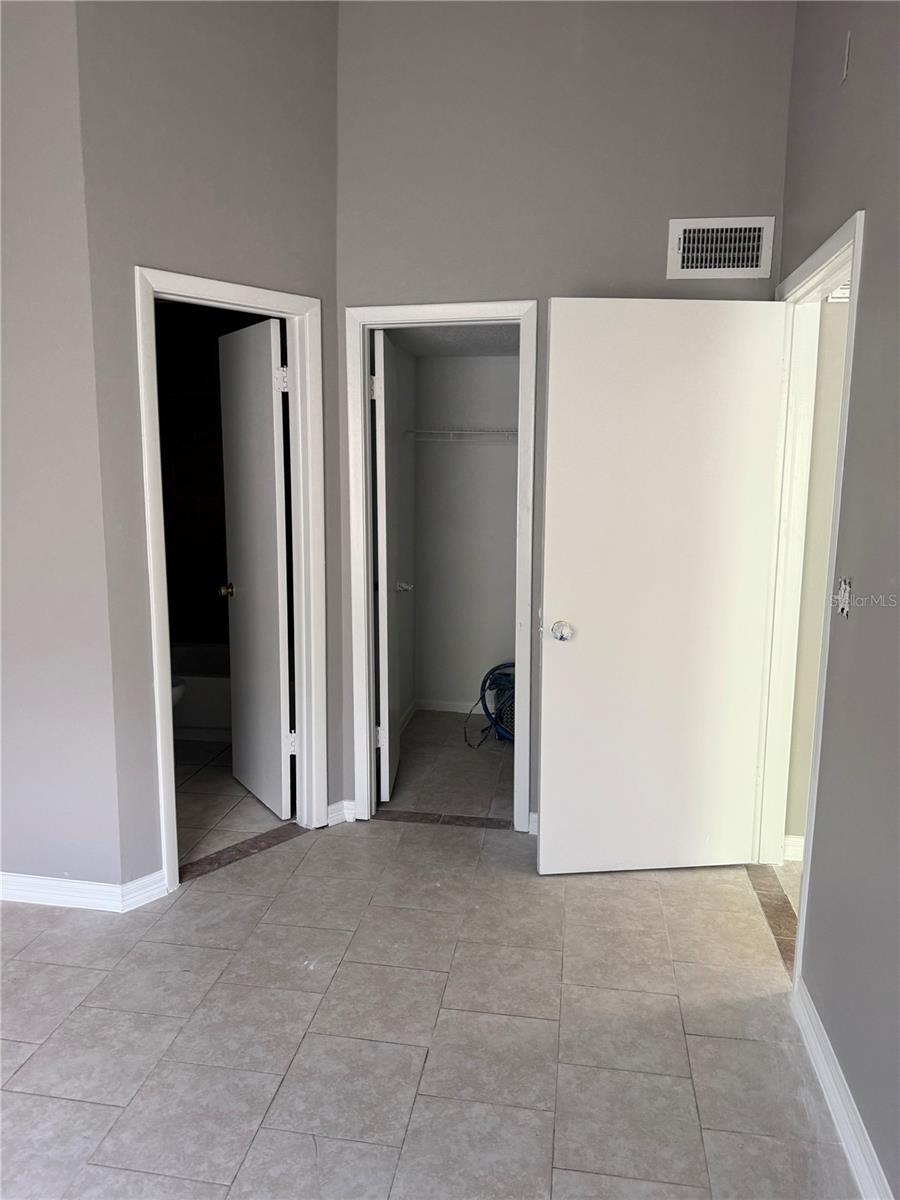 Image 11 of 14 For 1948 Lake Atriums Circle 133