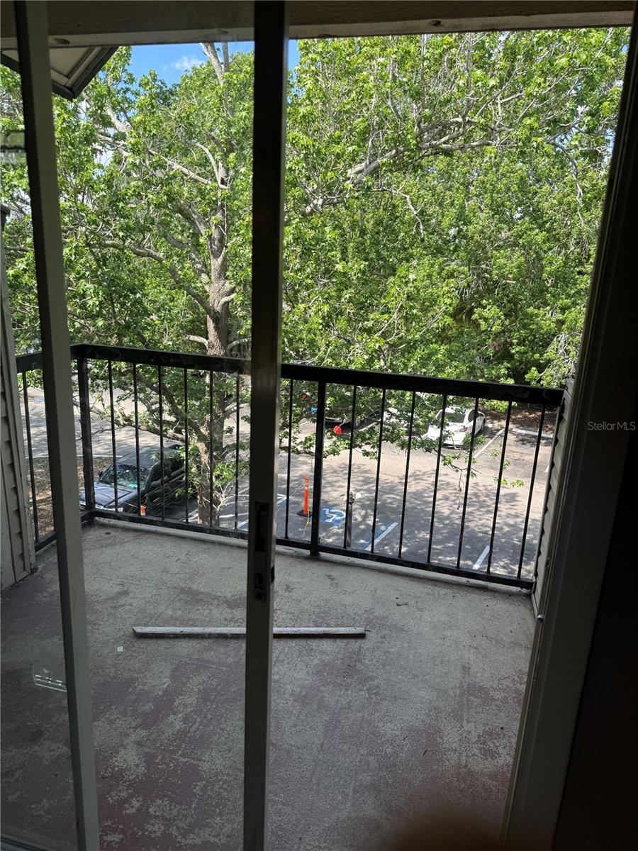 Image 6 of 14 For 1948 Lake Atriums Circle 133