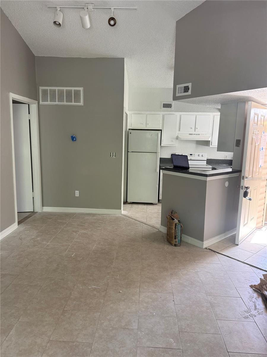 Image 7 of 14 For 1948 Lake Atriums Circle 133