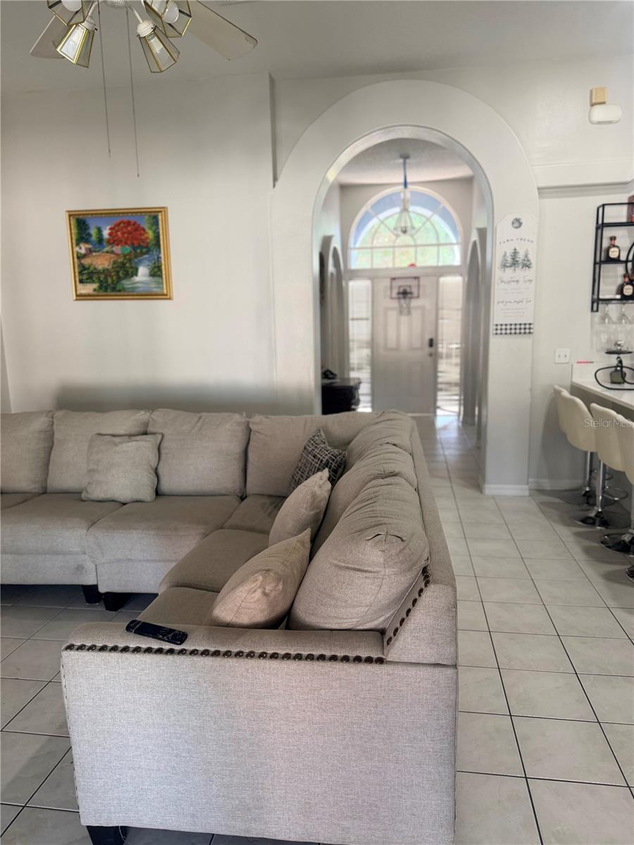 Image 12 of 22 For 2618 Hawthorne Lane