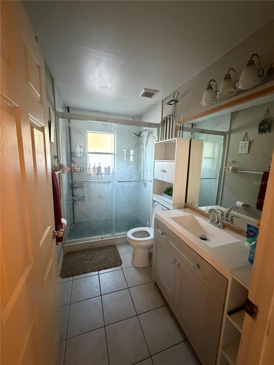 Image 13 of 22 For 2618 Hawthorne Lane