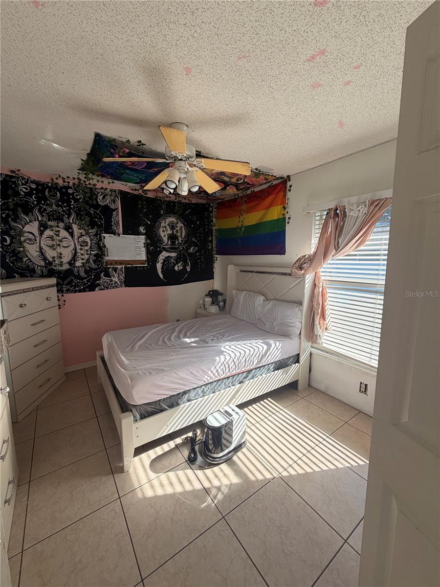 Image 16 of 22 For 2618 Hawthorne Lane