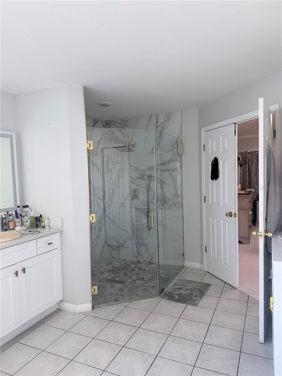 Image 18 of 22 For 2618 Hawthorne Lane