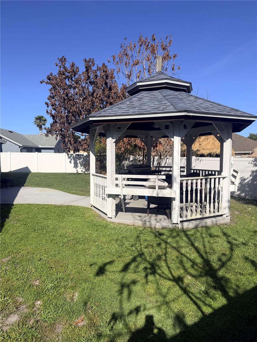 Image 19 of 22 For 2618 Hawthorne Lane