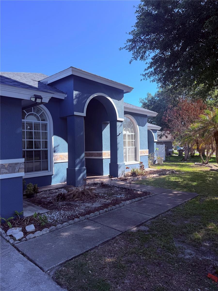 Image 2 of 22 For 2618 Hawthorne Lane