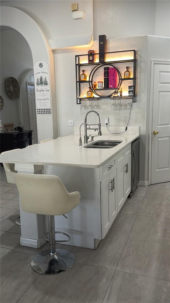 Image 4 of 22 For 2618 Hawthorne Lane