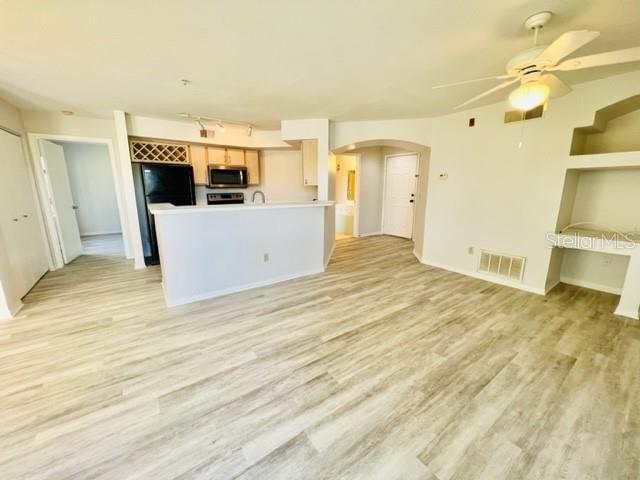 Image 6 of 15 For 7310 Westpointe Boulevard 625