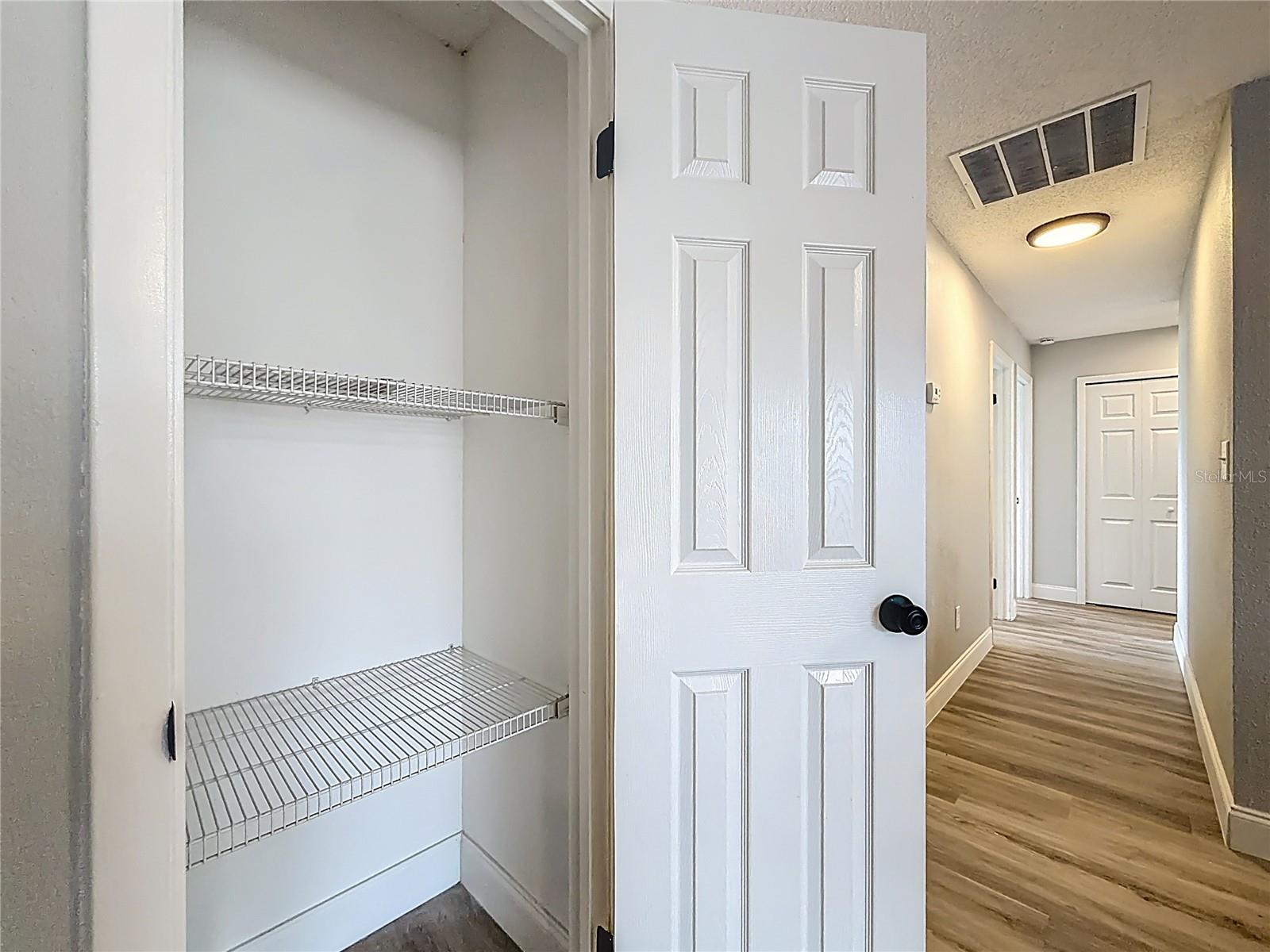 Listing photo id 16 for 8940 88th Street