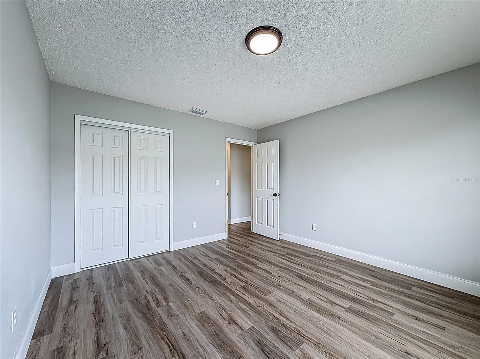 Listing photo id 7 for 8940 88th Street