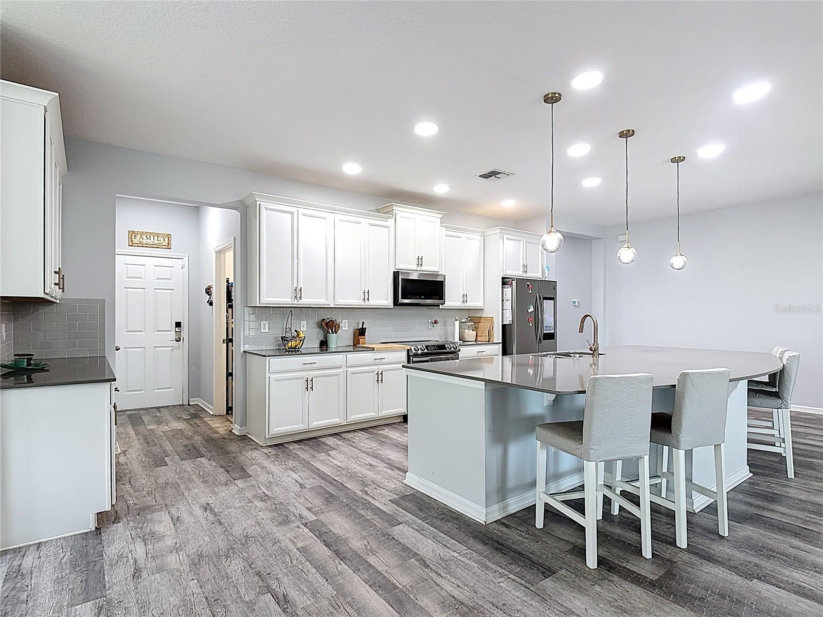 Image 20 of 84 For 1807 Westerham Avenue