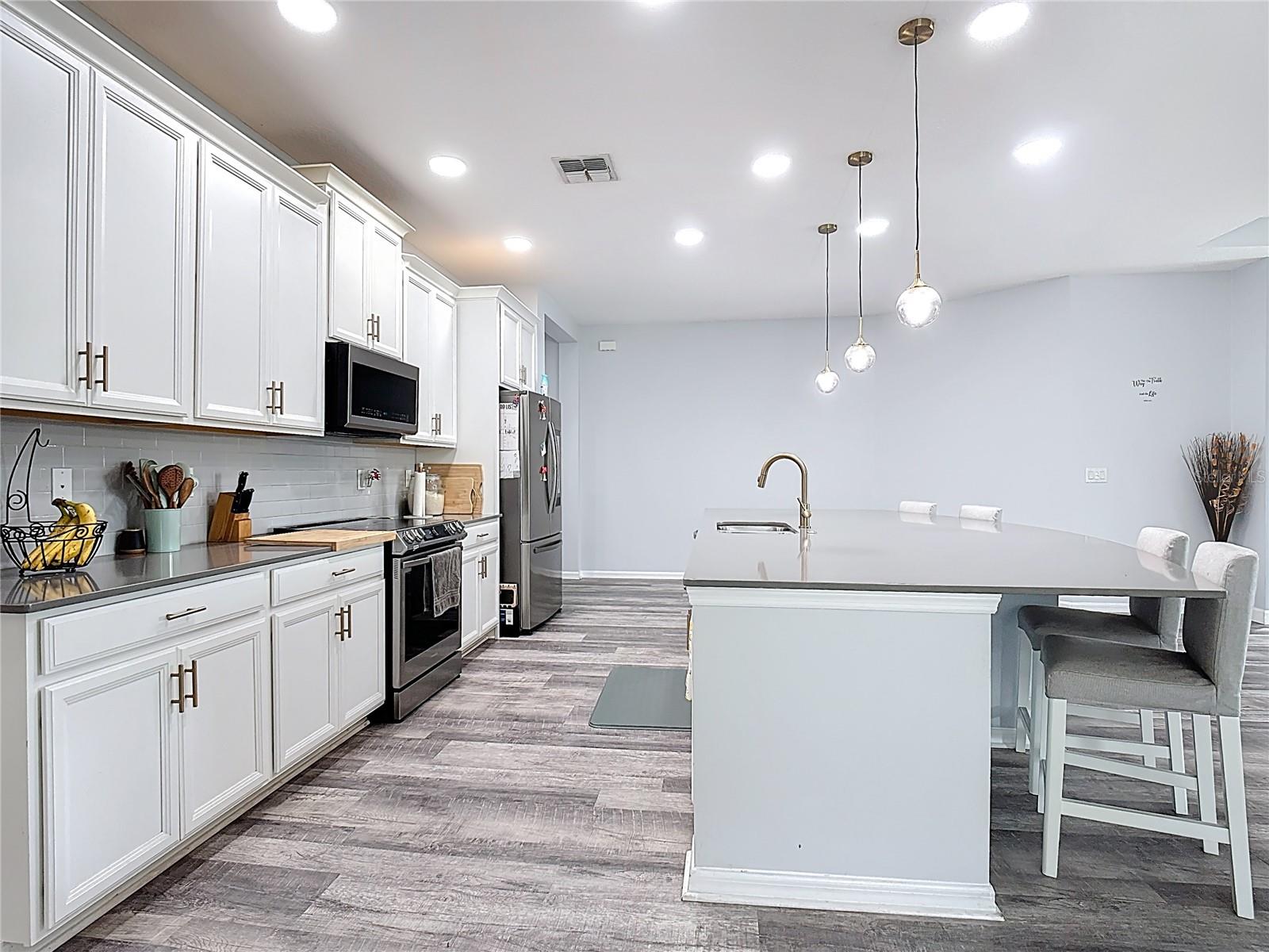 Image 24 of 84 For 1807 Westerham Avenue