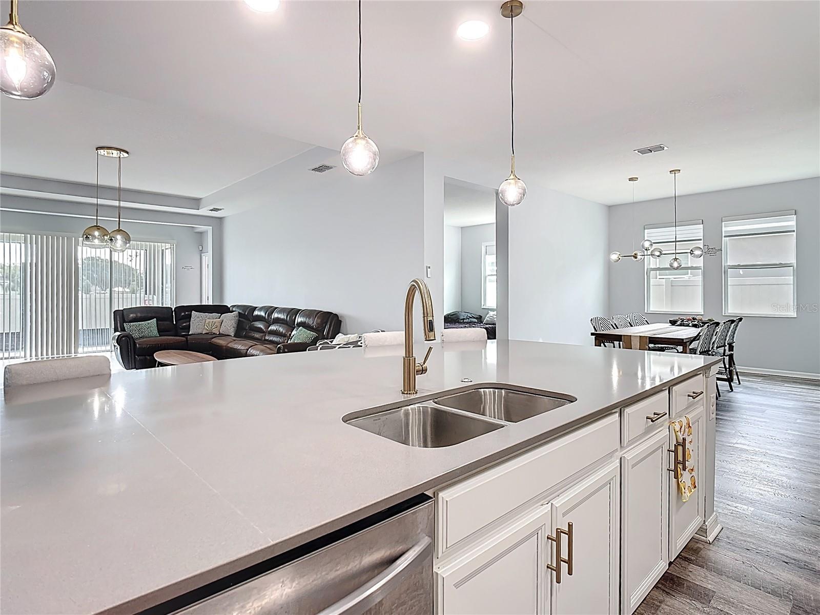 Image 27 of 84 For 1807 Westerham Avenue