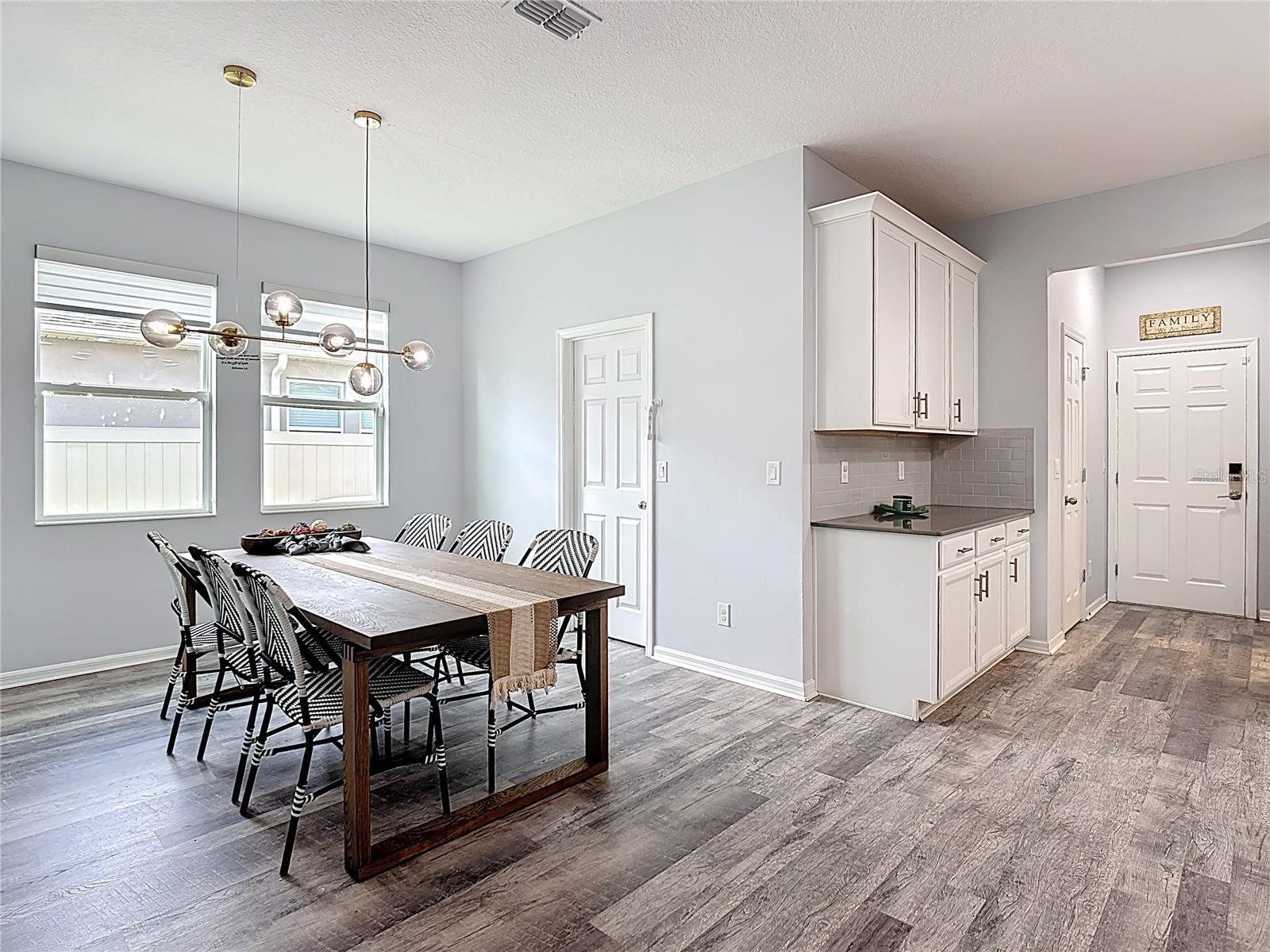 Image 29 of 84 For 1807 Westerham Avenue