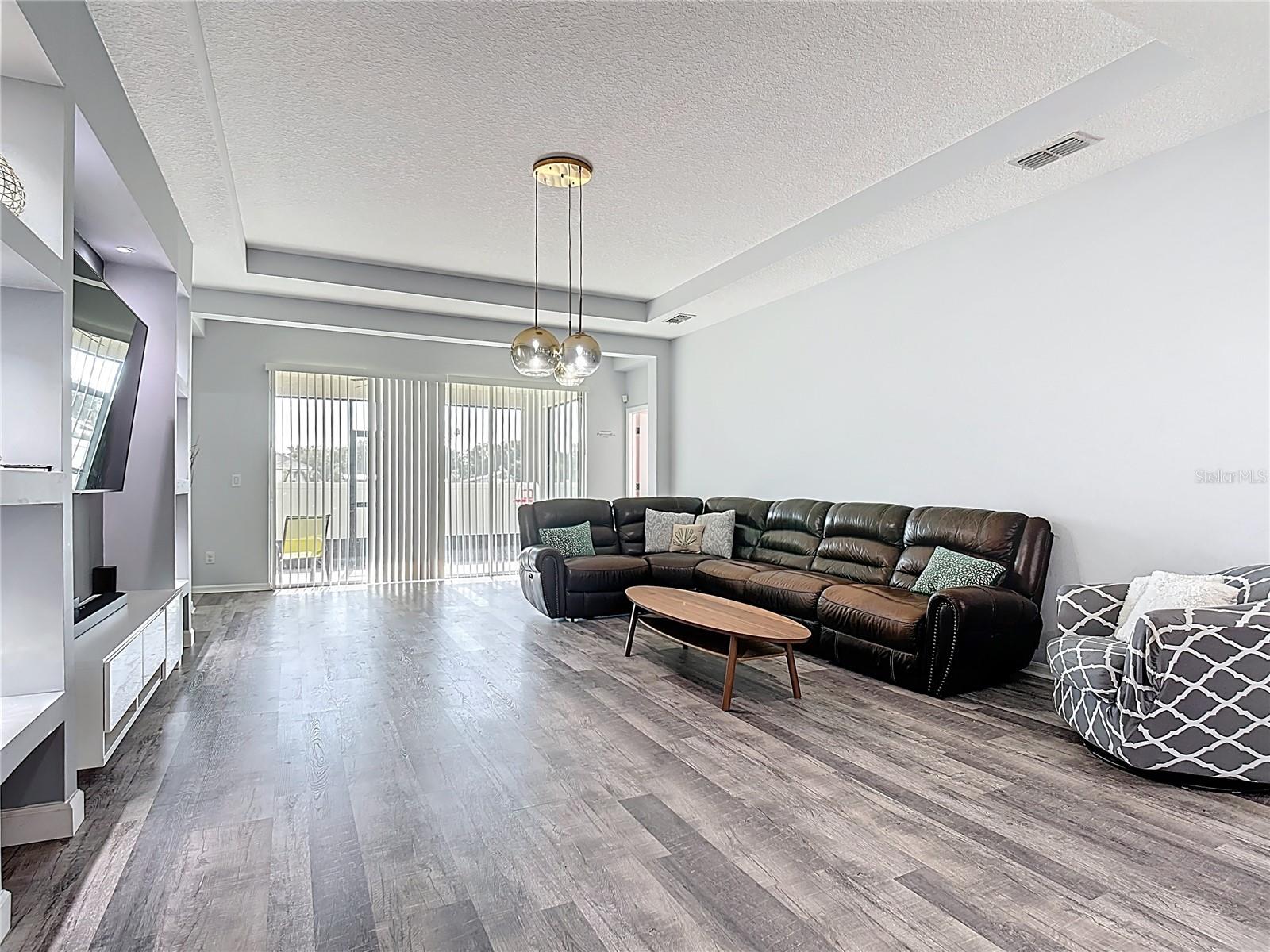 Image 33 of 84 For 1807 Westerham Avenue