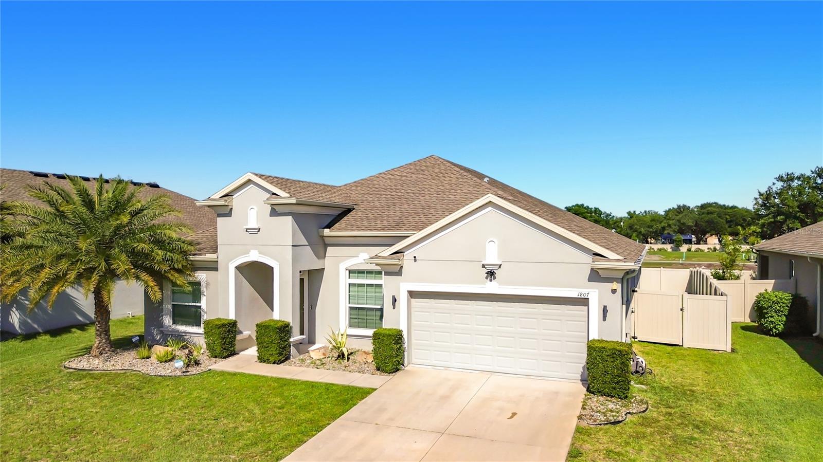 Image 4 of 84 For 1807 Westerham Avenue