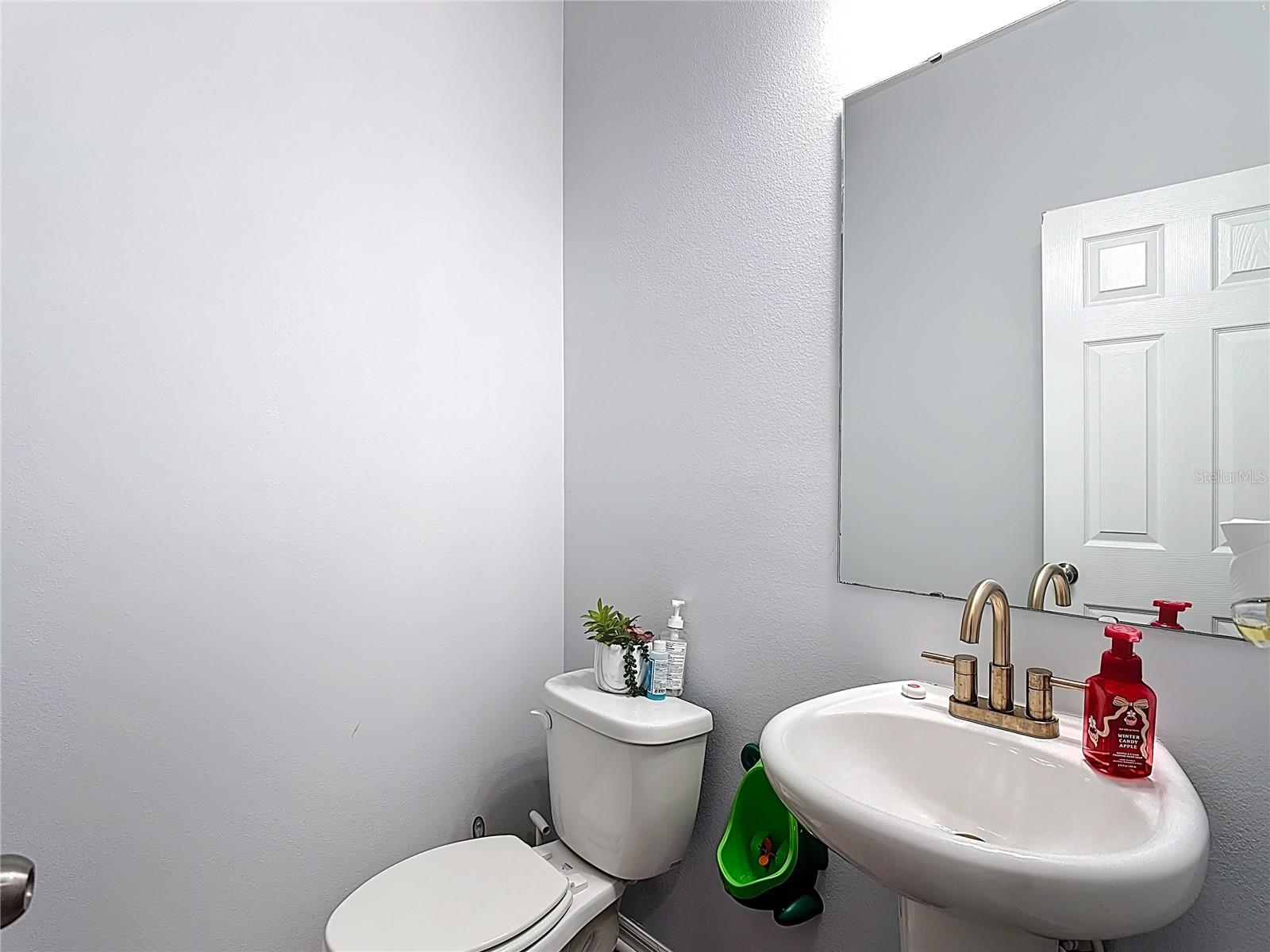 Image 57 of 84 For 1807 Westerham Avenue