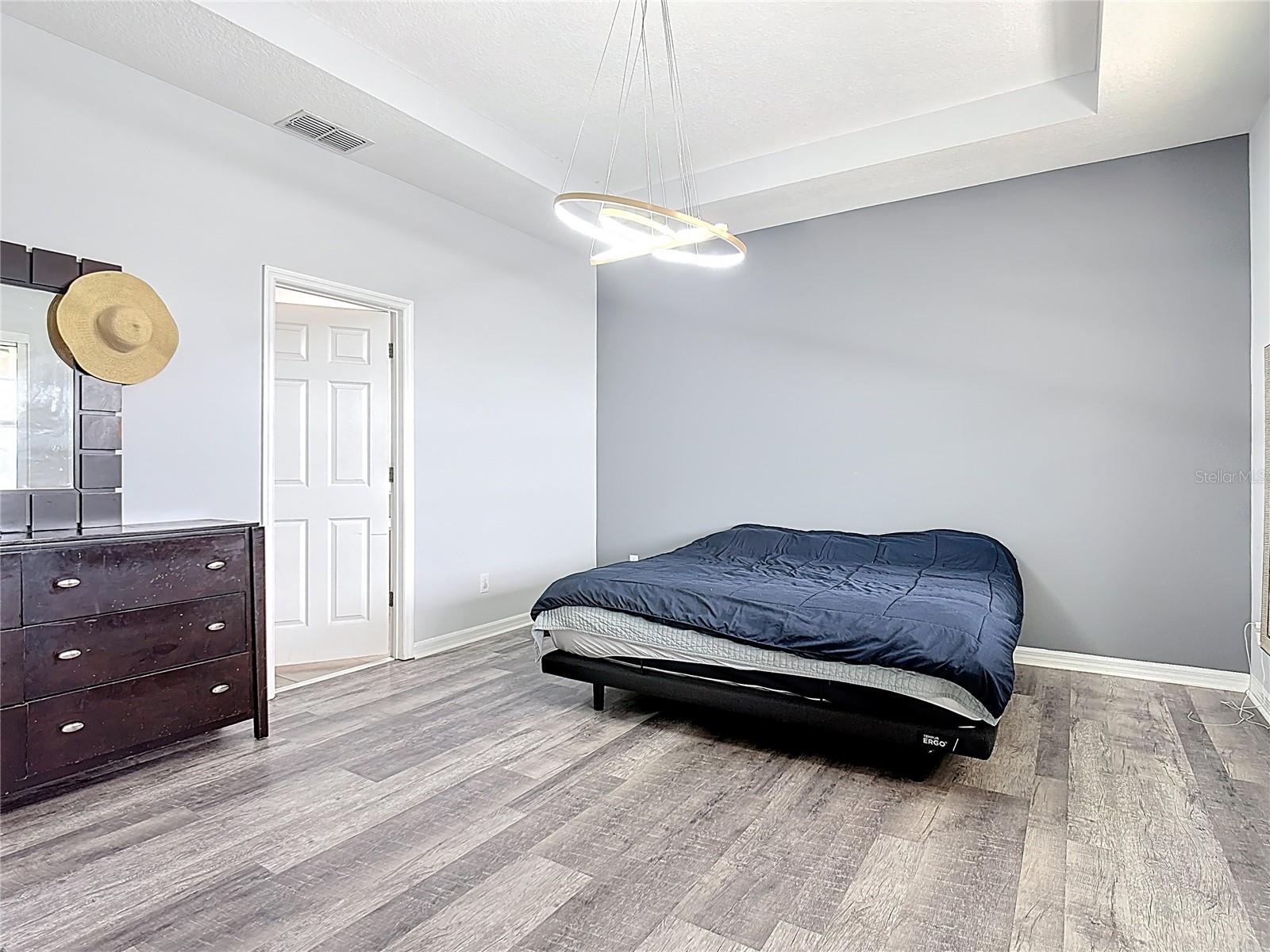 Image 63 of 84 For 1807 Westerham Avenue