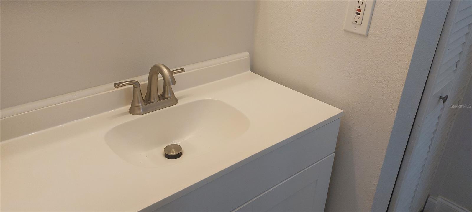 Image 8 of 18 For 546 Orange Drive 13