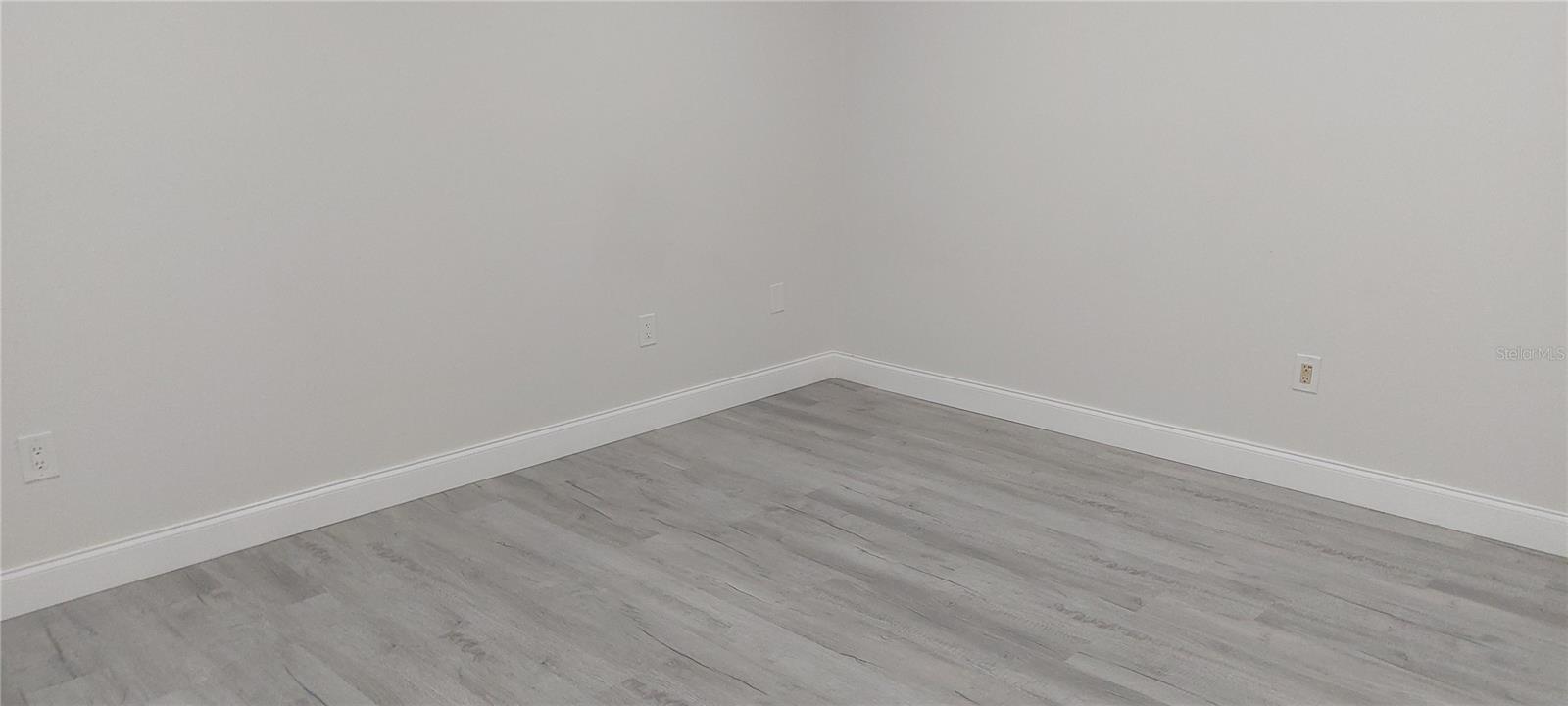 Image 9 of 18 For 546 Orange Drive 13