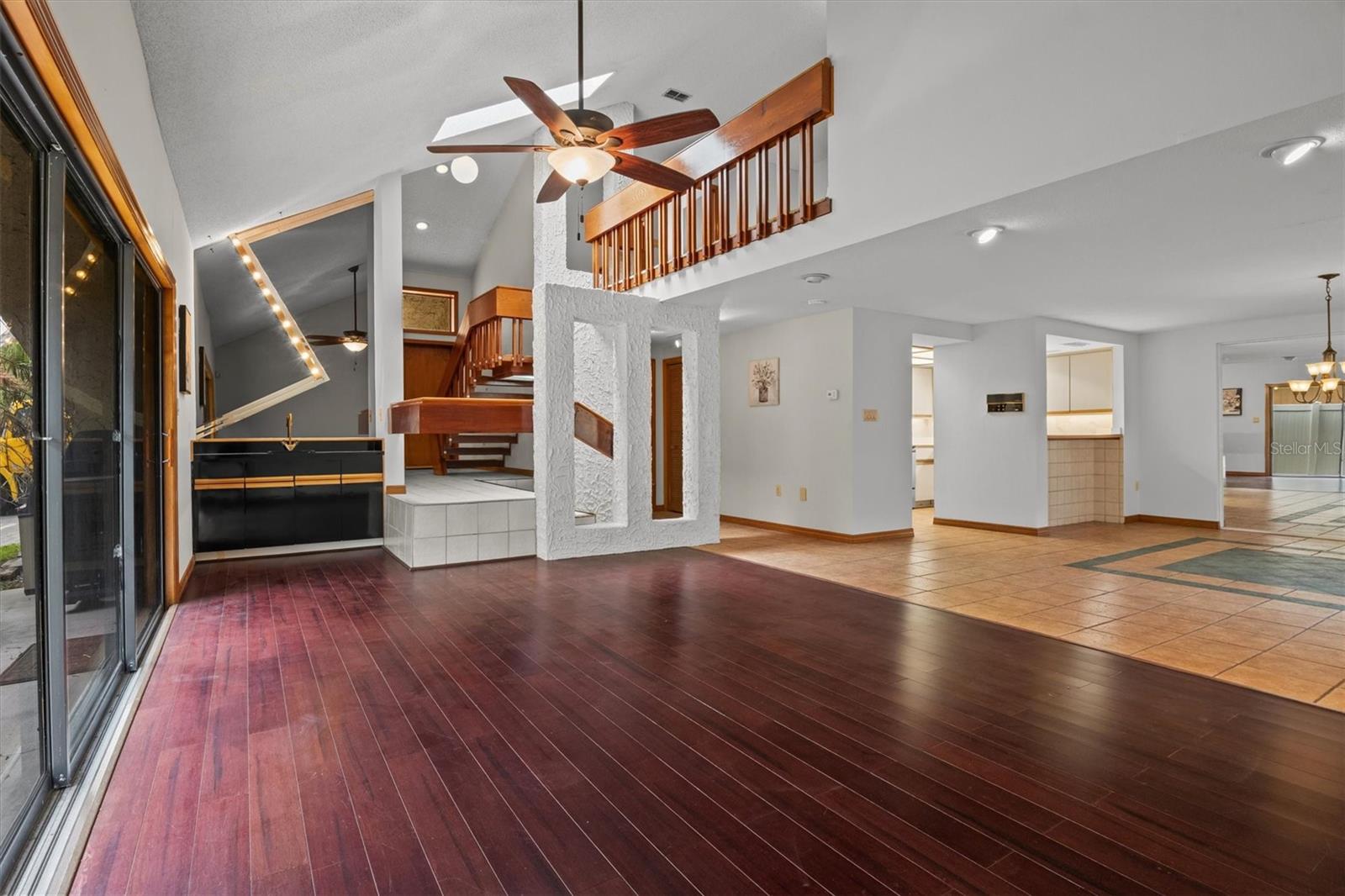 Image 10 of 50 For 23 Casarena Court