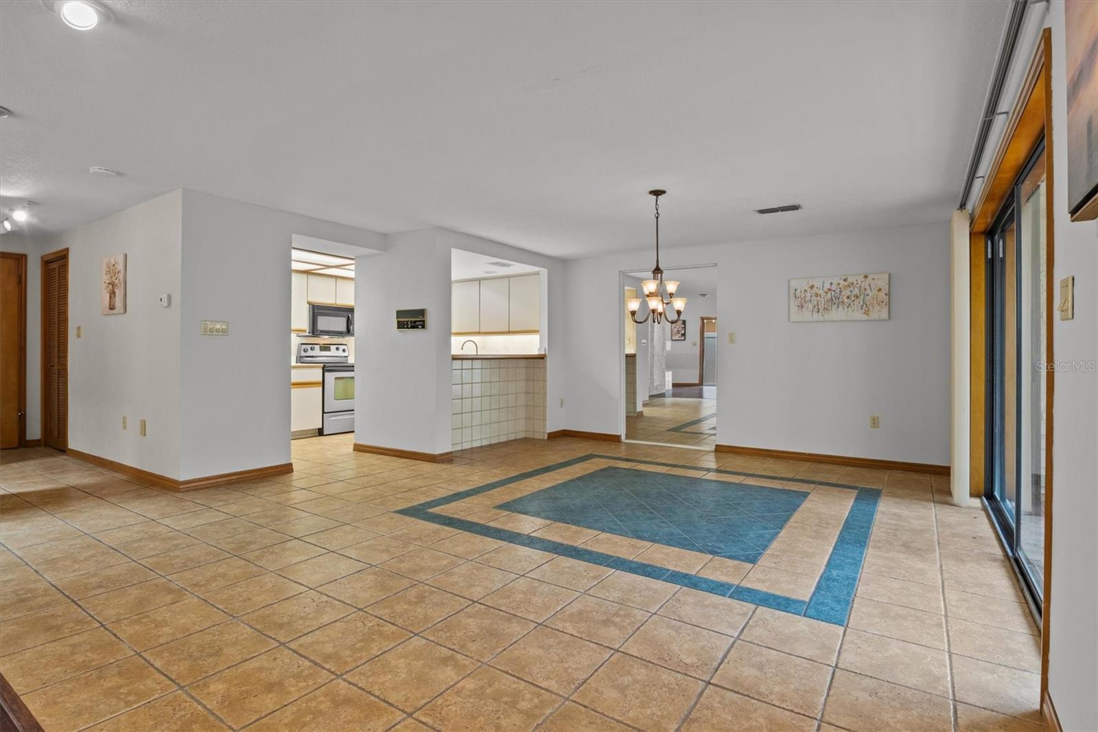 Image 13 of 50 For 23 Casarena Court