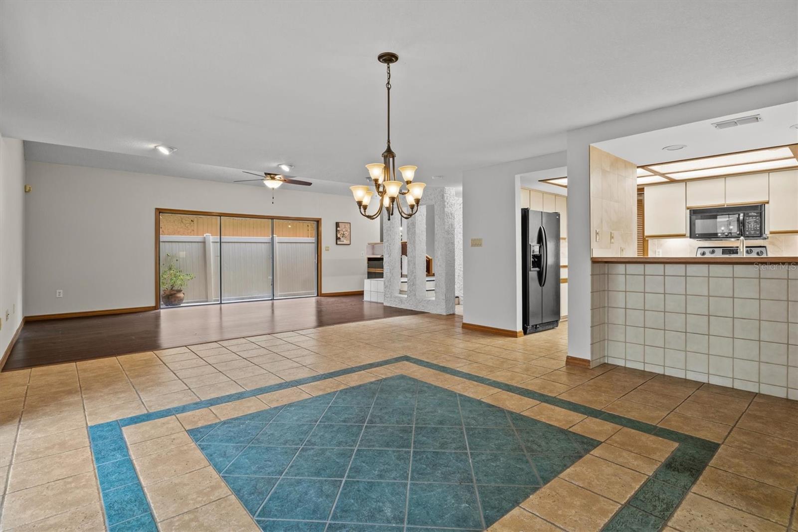 Image 14 of 50 For 23 Casarena Court