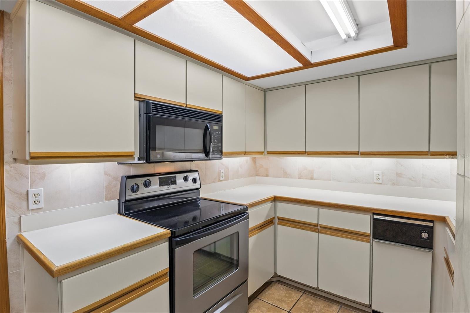 Image 17 of 50 For 23 Casarena Court