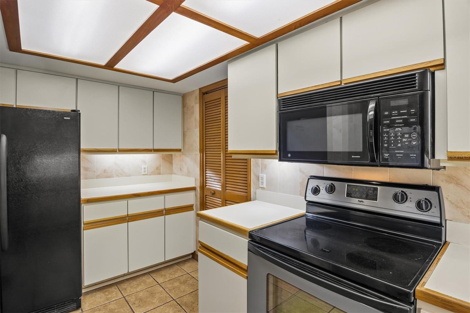 Image 19 of 50 For 23 Casarena Court