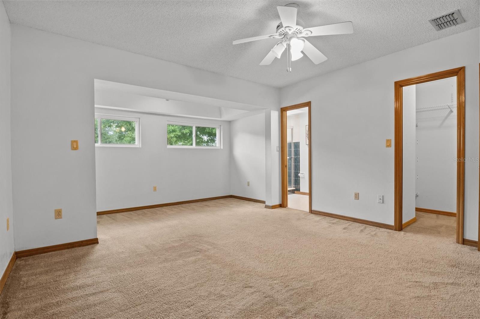 Image 31 of 50 For 23 Casarena Court