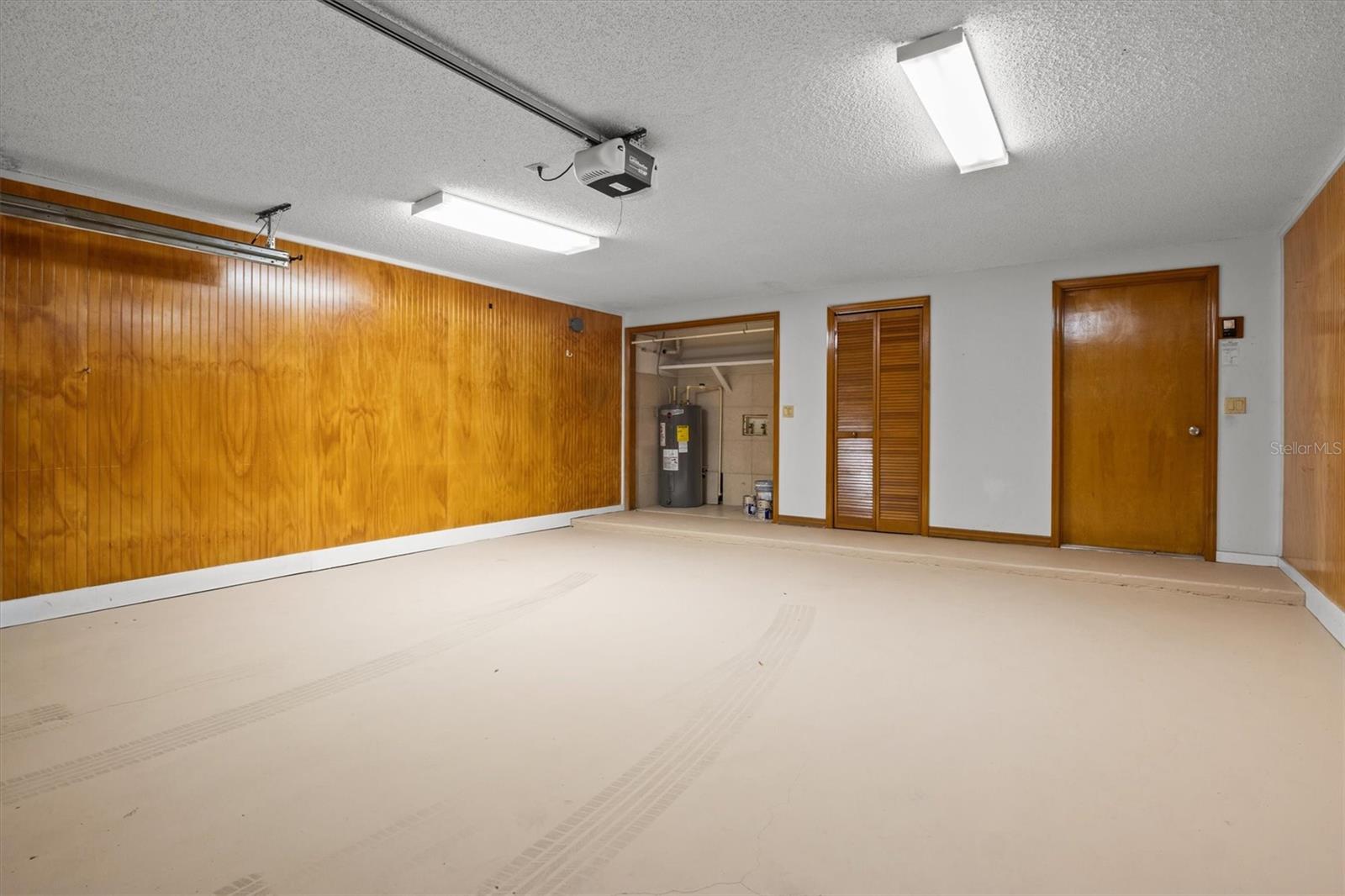 Image 36 of 50 For 23 Casarena Court