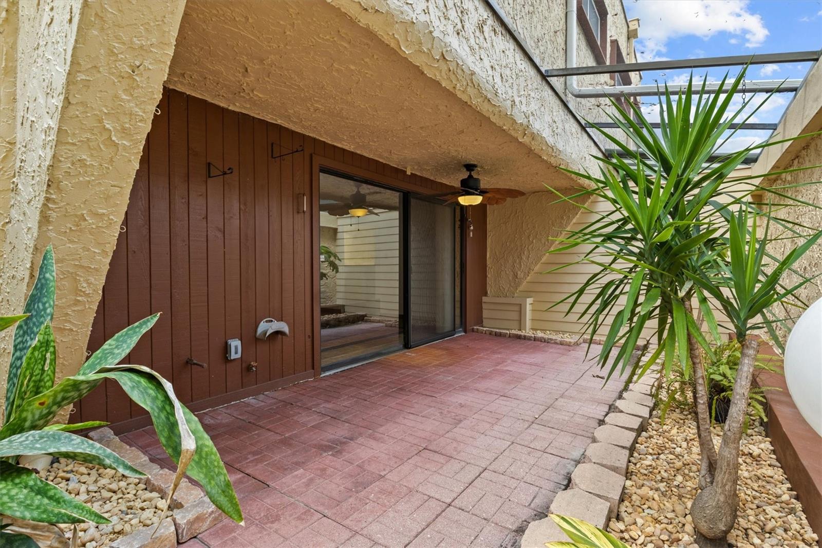 Image 5 of 50 For 23 Casarena Court