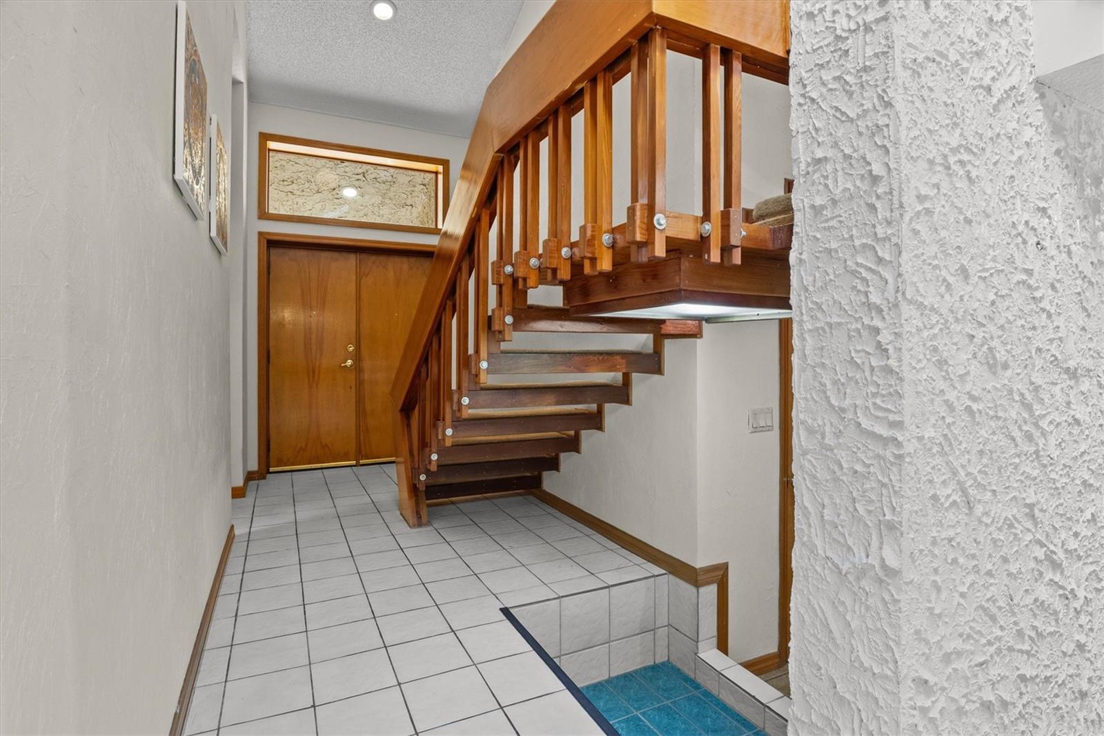 Image 6 of 50 For 23 Casarena Court