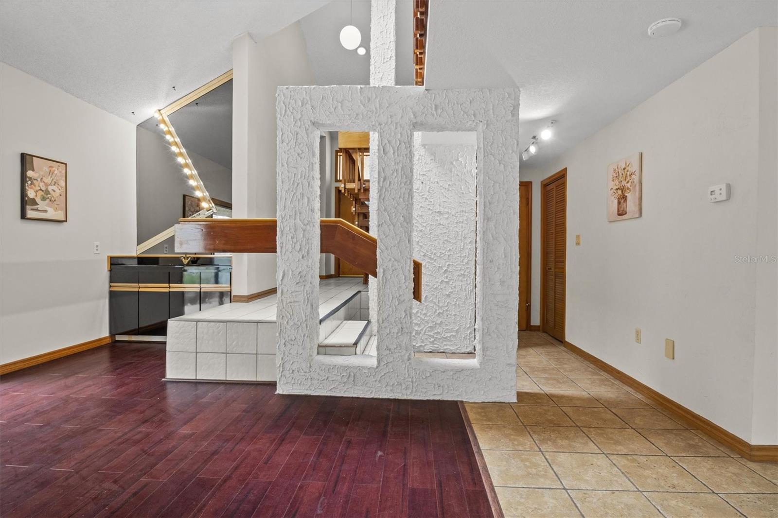 Image 7 of 50 For 23 Casarena Court